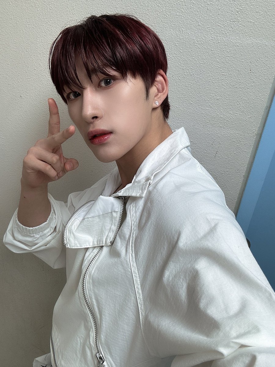 JUSTB_Brasil's tweet photo. 🌟 • 14.12.22 |🐯 #LIMJIMIM
"Ouça no final do dia 🖤
Damons Year - Yours"
#JUSTB #저스트비 @JUSTB_Official @JUSTB_twt https://t.co/BdZIxPQawC
