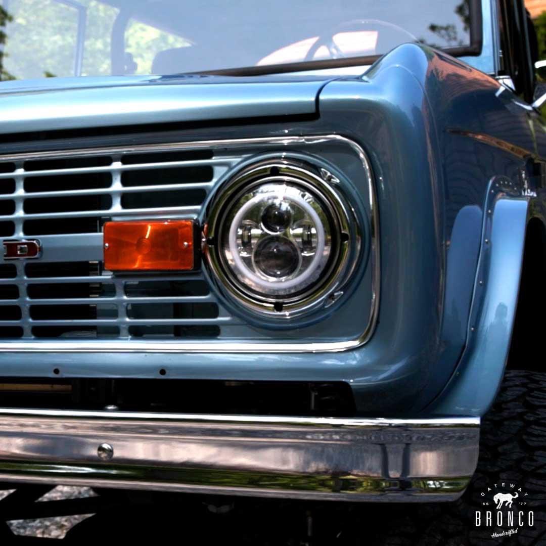 GatewayBronco's tweet photo. Enjoy the reward of building a truly bespoke vintage Bronco.
-
#gatewaybronco #fordbronco #earlybronco #custombronco #bespoke #classiccars #dreamcar #luxurycars #georgia https://t.co/Drl061bixk