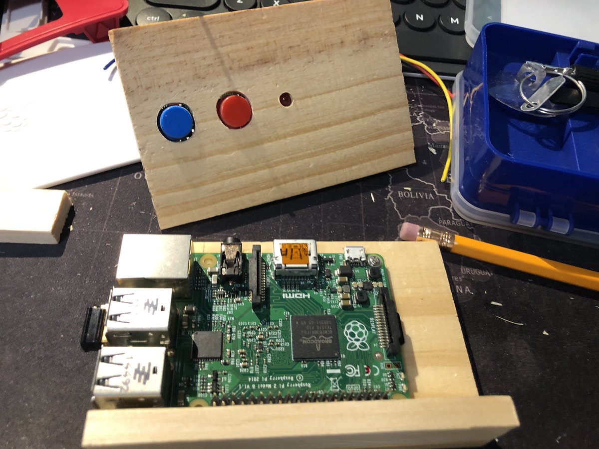 SanFelipeSG's tweet photo. Added a shutdown button (to avoid SD Card corruption), a Reset button (to start the PI again) and a led (to know when the PI is working - or not) https://t.co/BVK1tseHyl