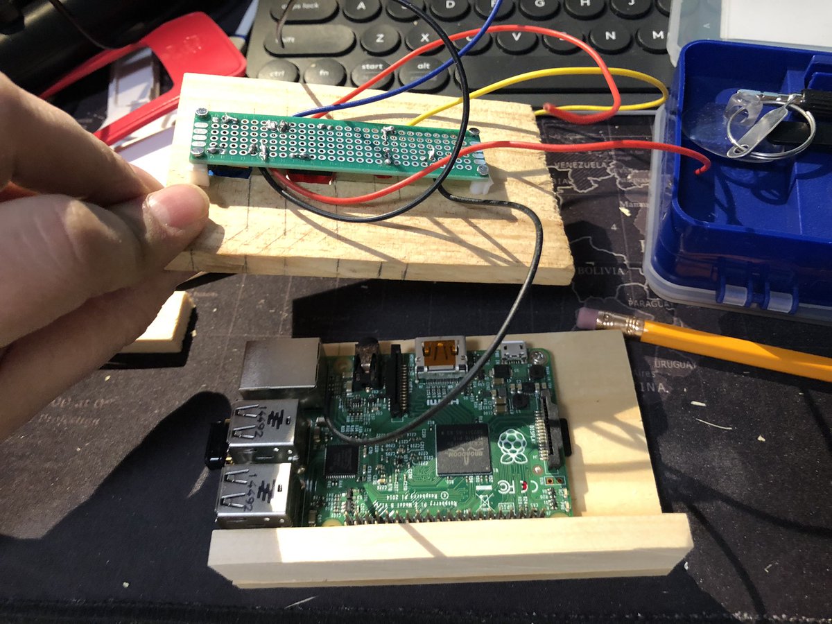 SanFelipeSG's tweet photo. Added a shutdown button (to avoid SD Card corruption), a Reset button (to start the PI again) and a led (to know when the PI is working - or not) https://t.co/BVK1tseHyl