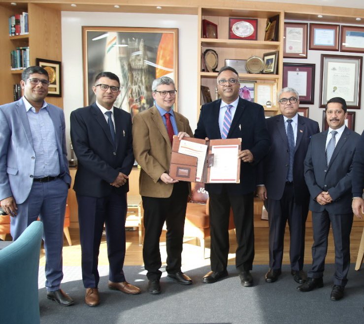 ColinPicker's tweet image. So nice to be back in India, seeing old friends and setting up future projects. Especially good to be back at OP Jindal Global University, signing a new pathways agreement (JGU UG business to UOW business masters programs). @uow &amp;amp; @JindalGlobalUNI