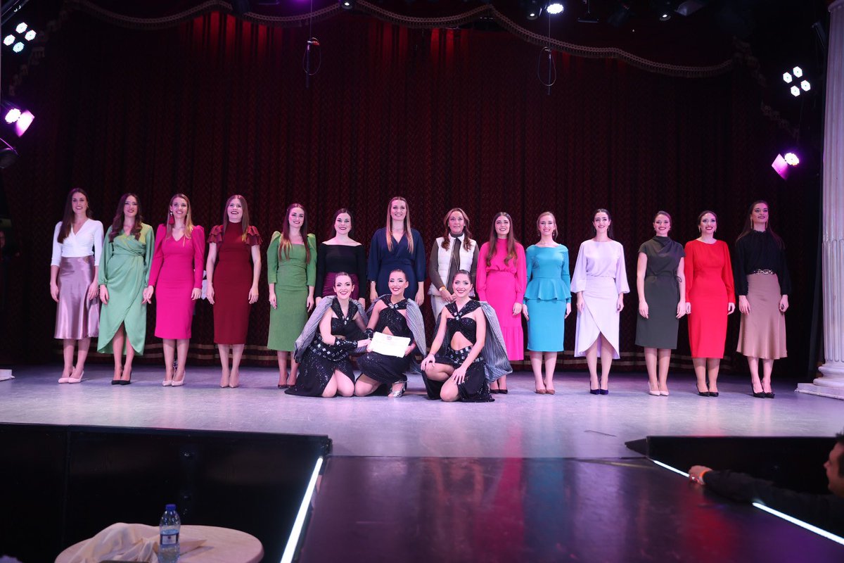 JCF_Valencia's tweet photo. 🥇🏆 La @obispoamigo78, amb l’actuació “A different ending Mrs. Grimm” 📖 en modalitat grupal i la @F_DomingoOrozco, amb “Show must go on” 🌟 en modalitat individual, s’ha proclamat guanyadores del concurs de #Playbacks23 juvenil.
Enhorabona! 👏
#SomJuvenilsJCF #Falles23 https://t.co/ZDFm3ImMYB