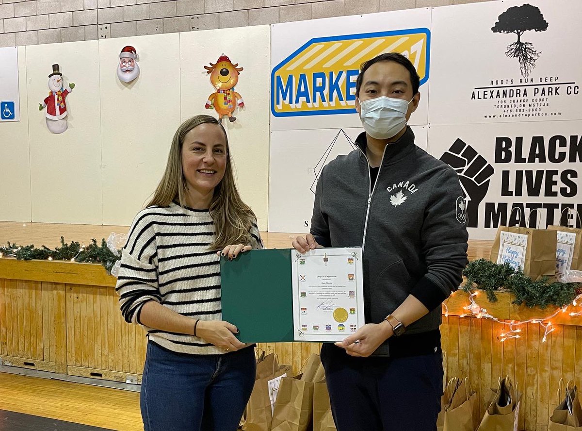 KevinVuongxMP's tweet image. Thank you to @scadding_court for hosting a holiday lunch for 100+ seniors from our #SpadinaFortYork community! #SpaFY