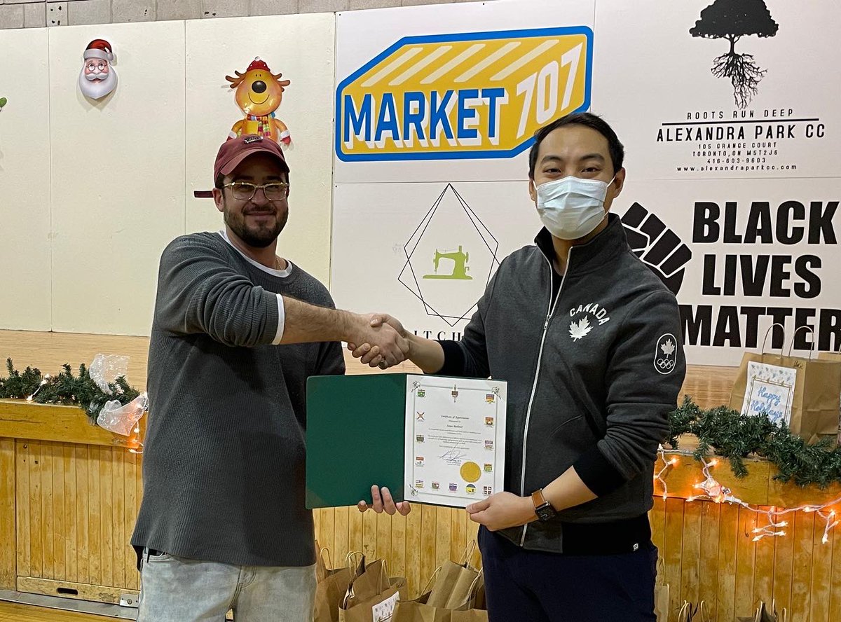 KevinVuongxMP's tweet image. Thank you to @scadding_court for hosting a holiday lunch for 100+ seniors from our #SpadinaFortYork community! #SpaFY