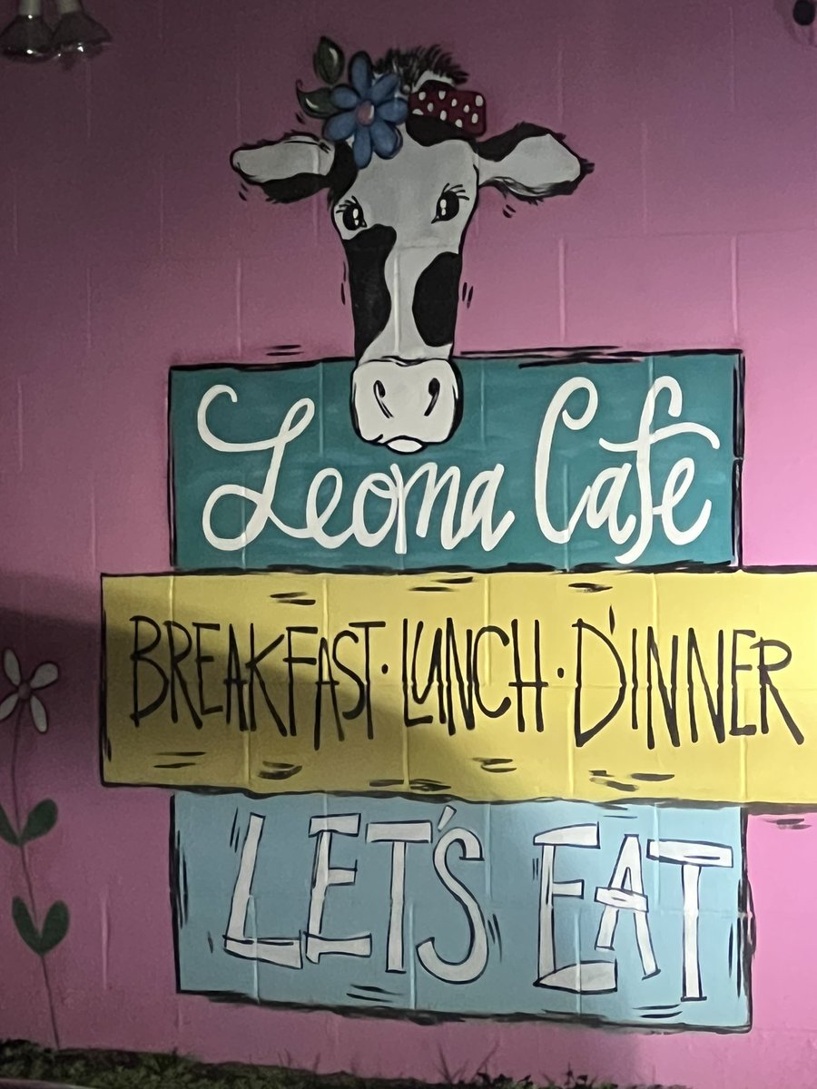 Wednesday night coaches dinner with <a href="/clintgobbell7/">Clint Gobbell</a>, <a href="/ruddock07/">r_ruddock07</a>, Coach Clayton, Coach Newell, and the some of our family members. Thank you Deanna and Leoma Cafe for your support for one of ours. We are very grateful. #Shultzystrong #3