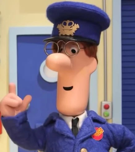 MrPyft's tweet photo. When you’re expecting tracked Royal Mail but get Hermes https://t.co/uv5Eec0jS6