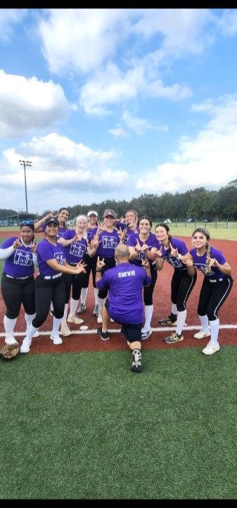 Im so grateful to be back on the field playing after a few months of absence due to injury. It was so cool to play for an amazing charity (Pet Alliance) and give back for a great cause.I loved playing with these BALLERS! Thanks coaches &amp; parents for a great weekend. 
#4thepets🐶