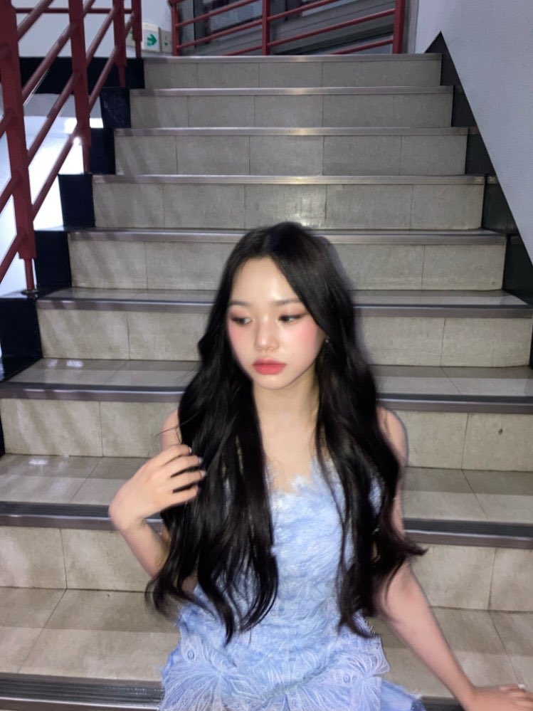 📸|تحديث بواون عبر التويتر و الانستقرام:
-221213
L

 #Boeun #박보은 #CLASSy