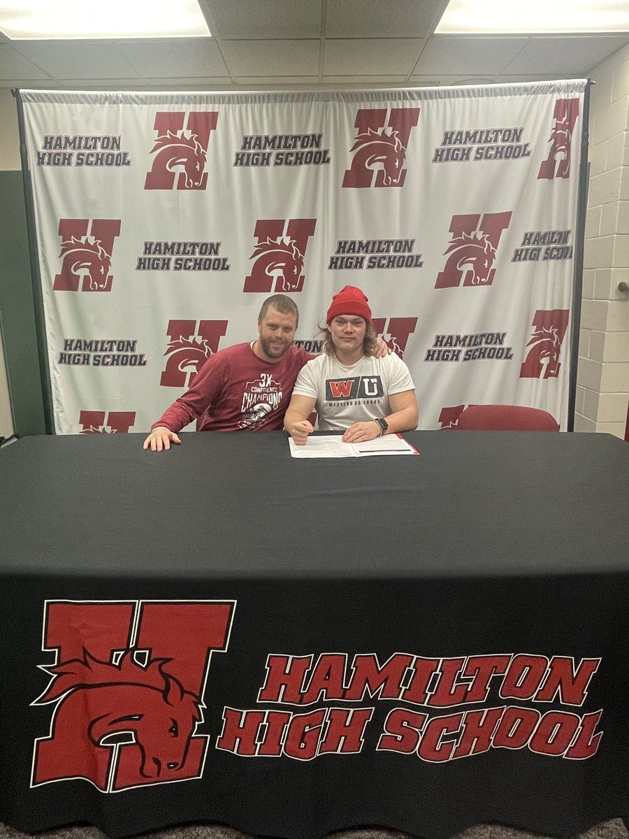 JacobWestberry4's tweet photo. I’m exited to announce that I’ve committed to the University of Montana Western.  @CoachRamsey406 @CoachNourse_UMW https://t.co/EZwxA7ki1m