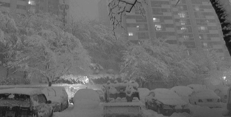 меня накрыло, опять. я так хочу в этот холод тебя просто обнять