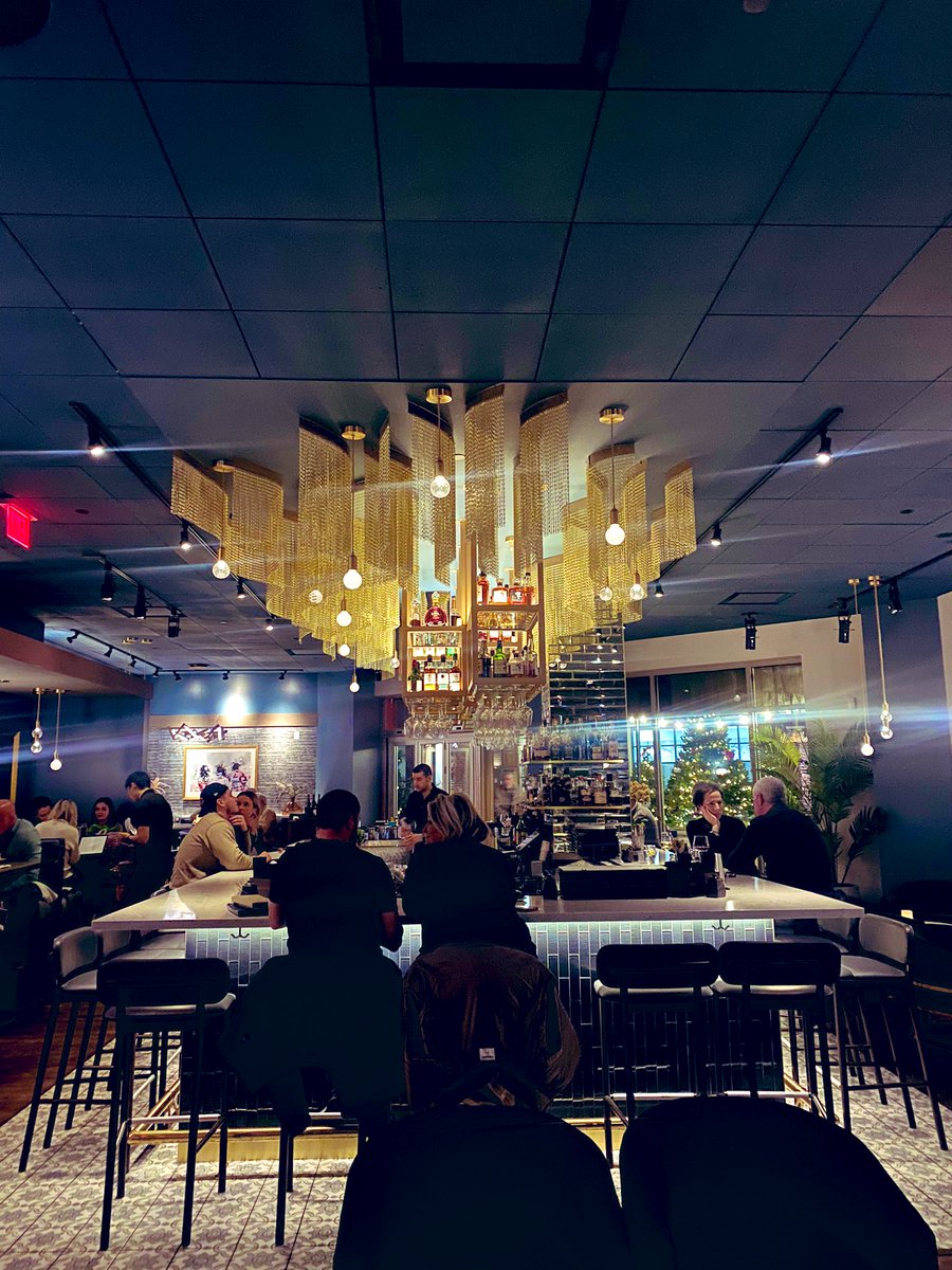 ToiWeezy's tweet image. Birthday dinner with friends at #BluFish ☺️😊