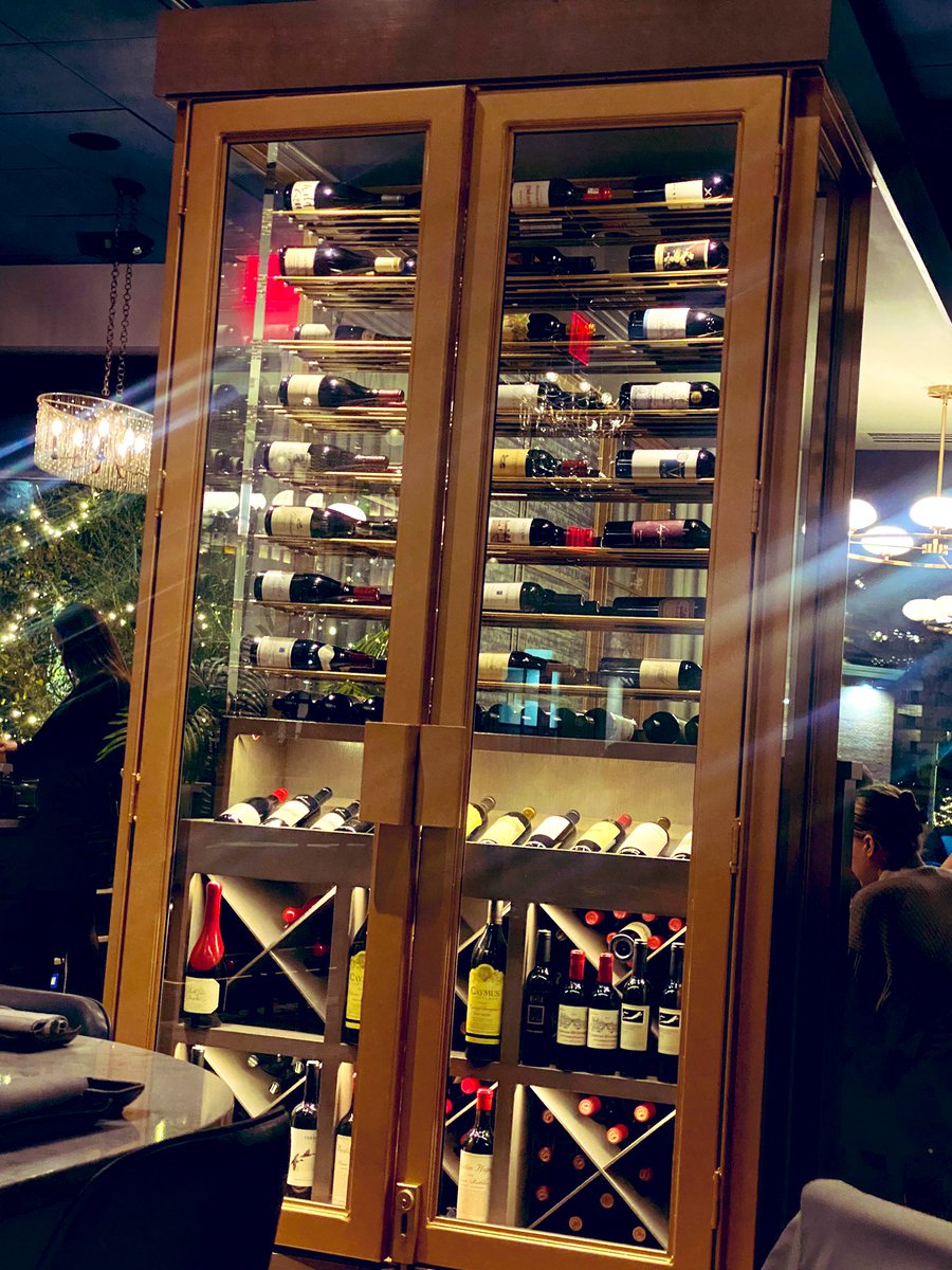 ToiWeezy's tweet image. Birthday dinner with friends at #BluFish ☺️😊