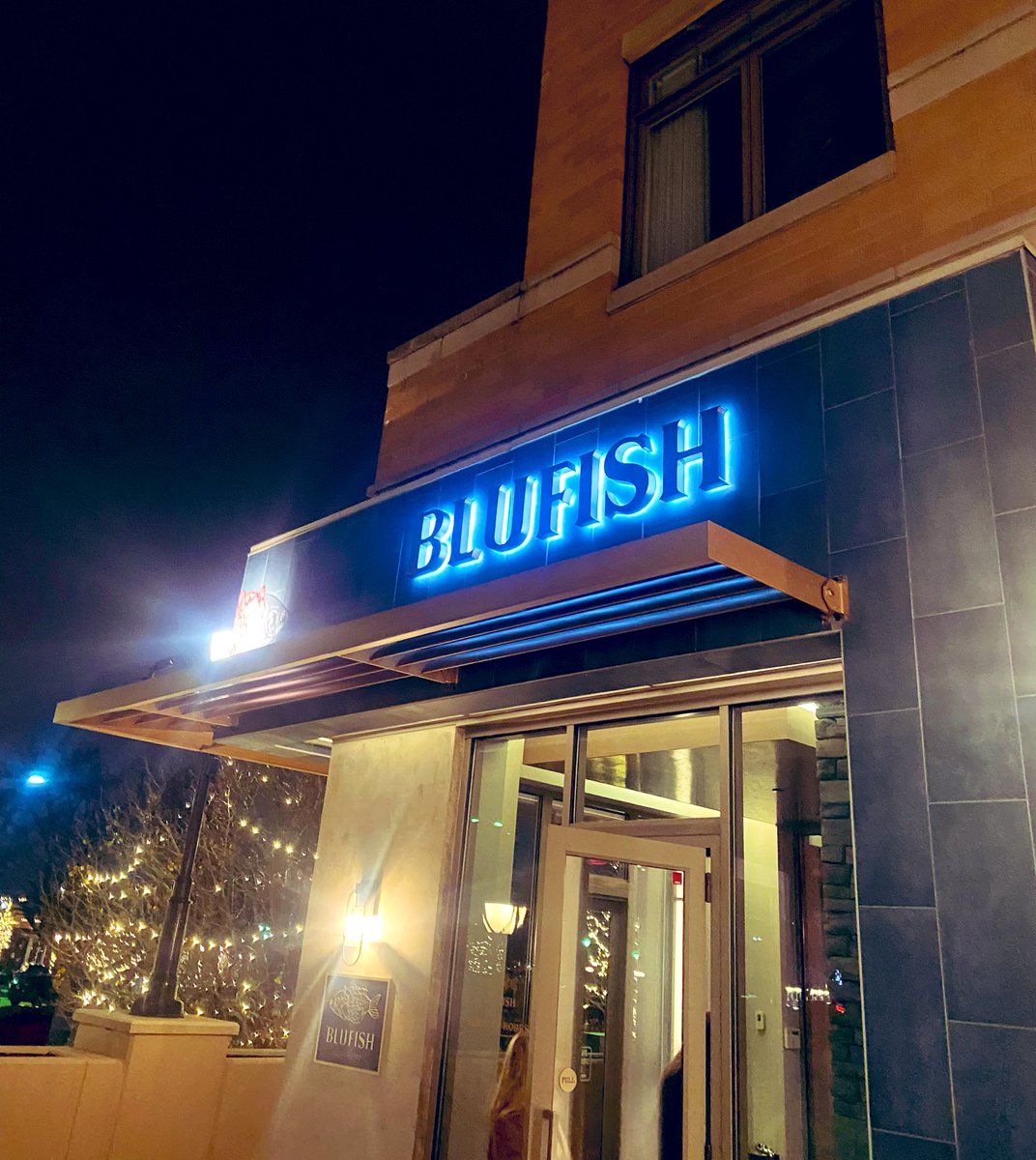 ToiWeezy's tweet image. Birthday dinner with friends at #BluFish ☺️😊