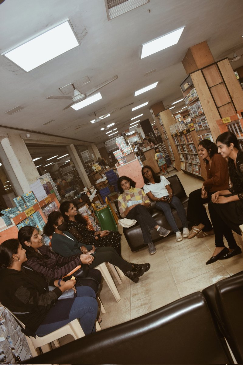 JbdPages's tweet image. Colleen Hoover birthday Event.
Filled with lots of conversations about Books and fun games.....