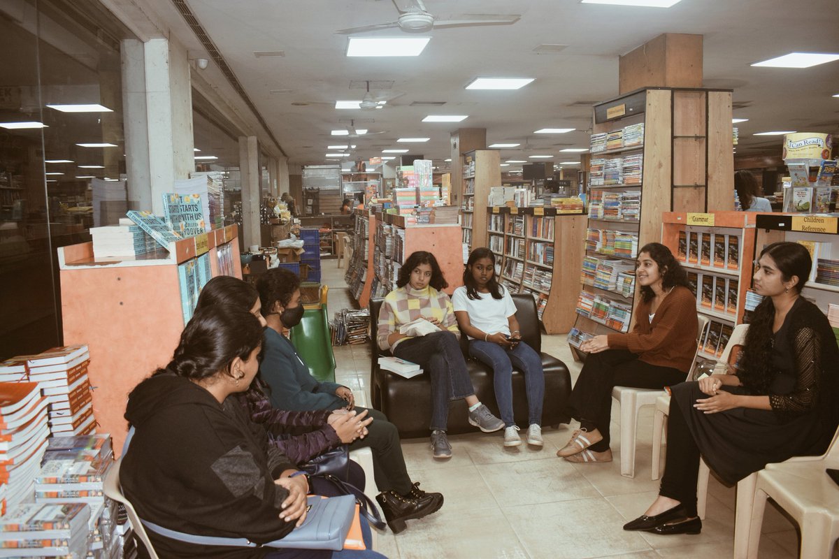 JbdPages's tweet image. Colleen Hoover birthday Event.
Filled with lots of conversations about Books and fun games.....