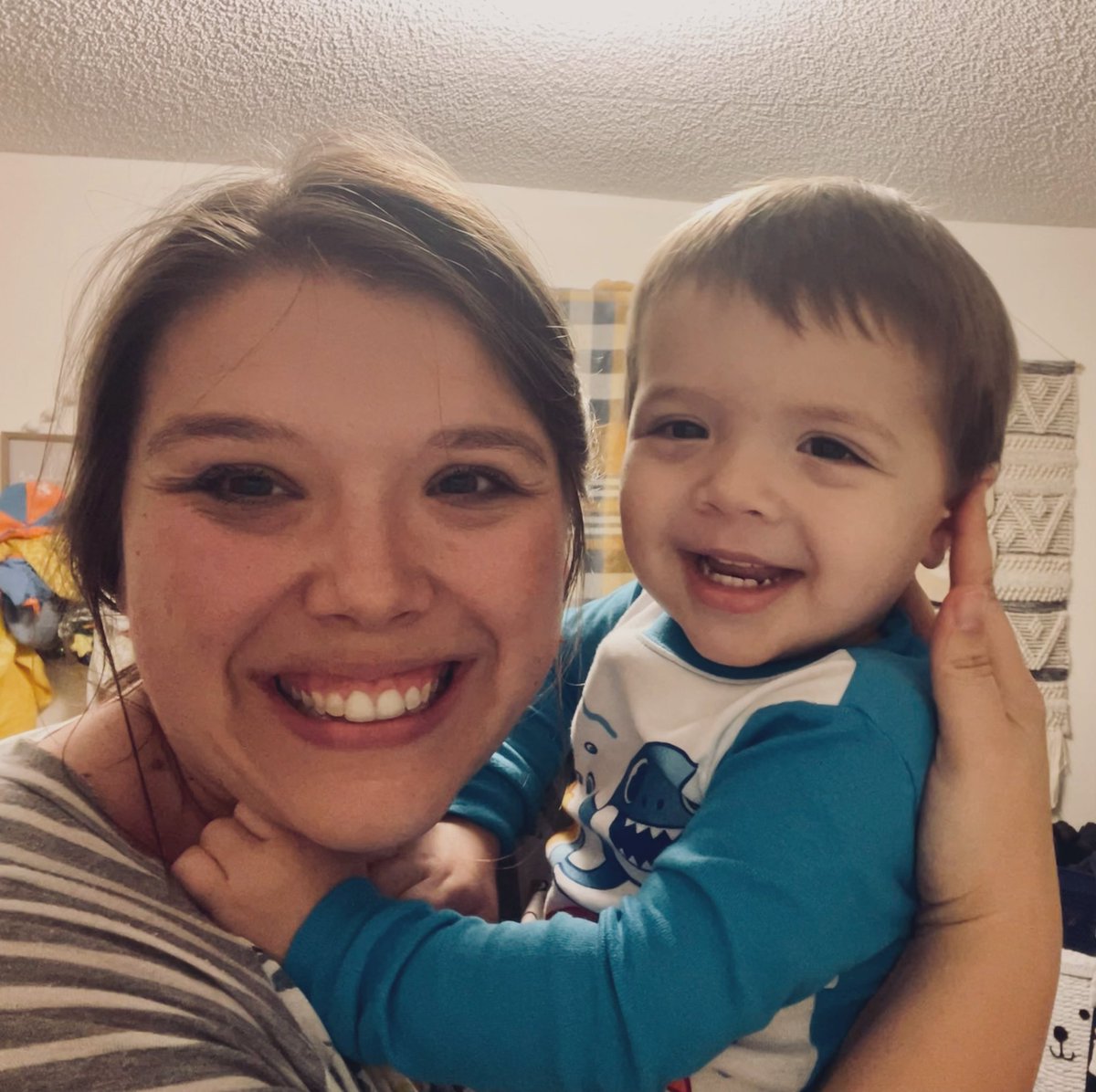jenn_pledger's tweet photo. My sweet girl &amp; my handsome little man! What an amazing life the Lord has given me! https://t.co/nmQp3EJI2u
