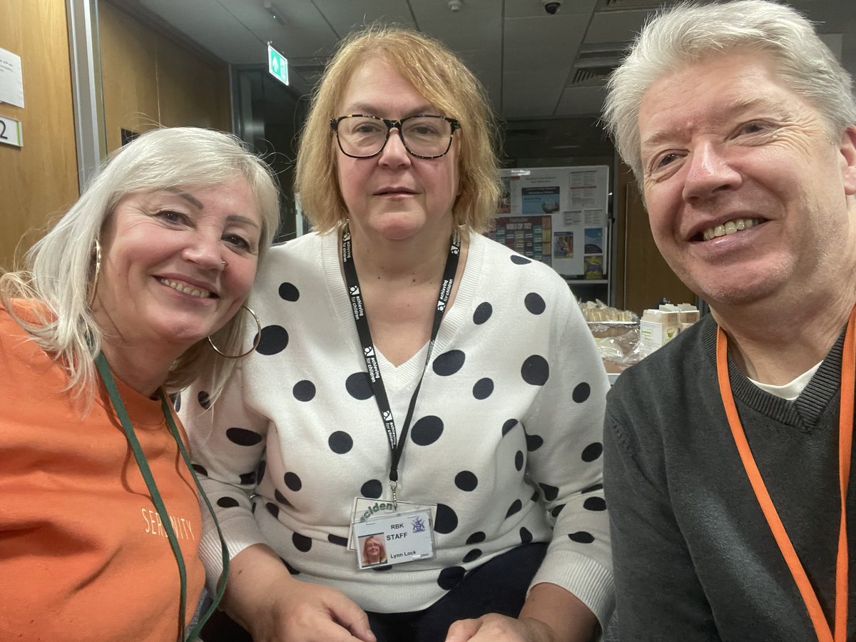 solsticediva's tweet photo. @Ian_C_Thomas a trio of mischief in the Guildhall at 02.50 on a Tuesday morn 😂 https://t.co/66sVYR65NZ