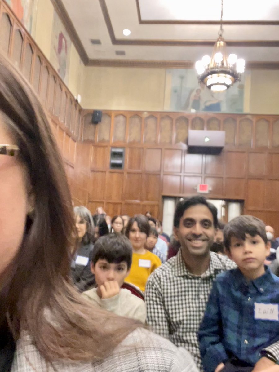 AlisonNarayanUM's tweet photo. What a night, feeling so grateful to have my family, @NarayanLab, colleagues and @SantaJOno together to celebrate the #UMBiosciences MBioFAR award 💛💙 #GoBlue 💙💛 https://t.co/p2P7GAopCB
