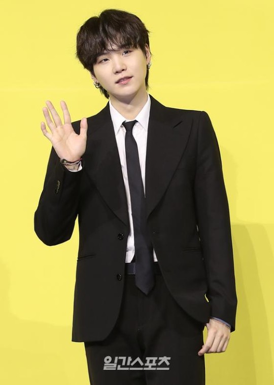 KoreanUpdates's tweet image. Acc. to military authorities, there's a high possibility that #BTS #Suga will be assigned as social worker &amp;amp; will work in a government office during his enlistment.

The authorities made this judgement due to the surgery he received back in 2020.

#KoreanUpdates VF