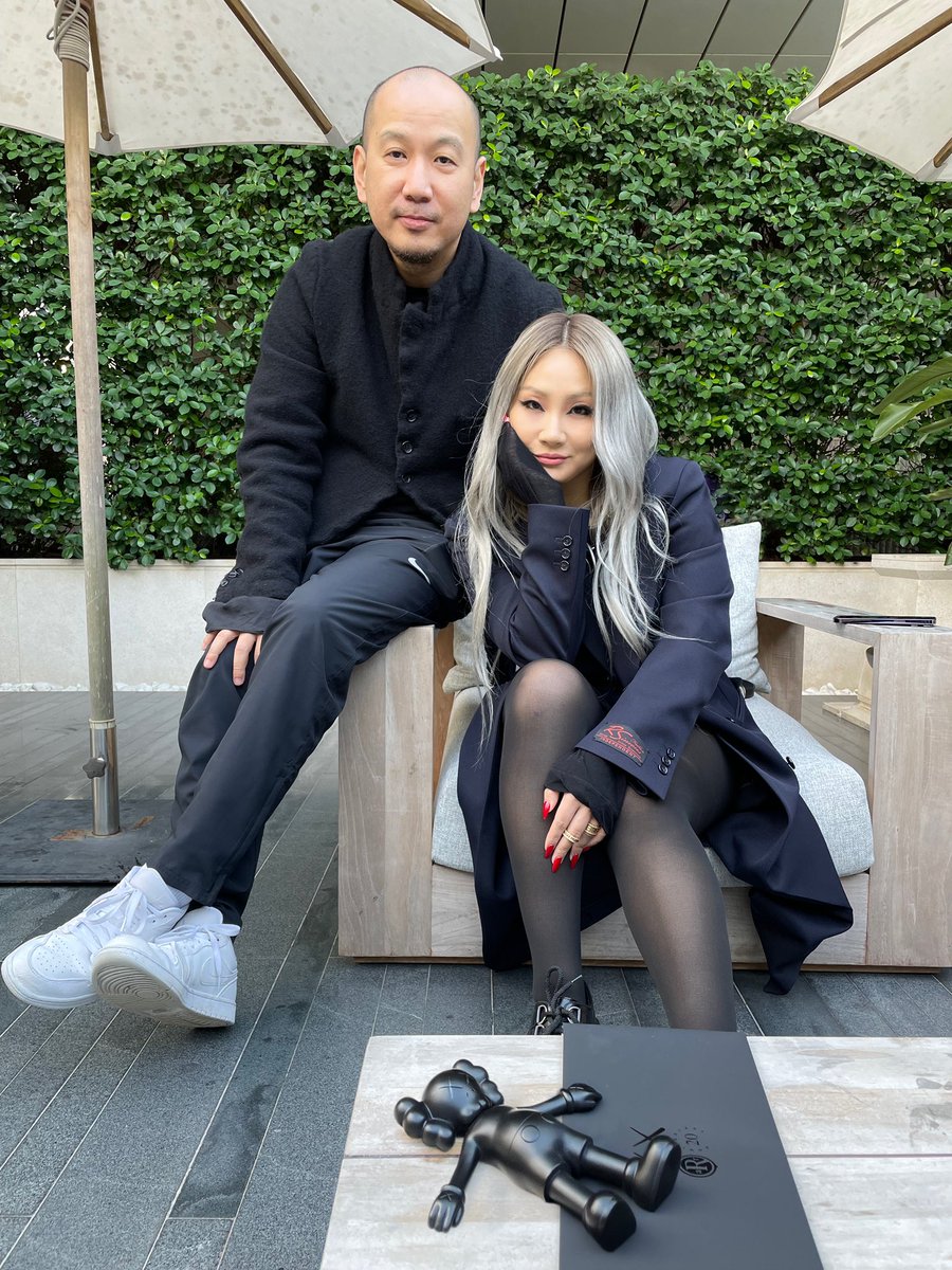 Welcome <a href="/chaelinCL/">CL</a> ❤️to HK 

From Korea to Hong Kong, KAWS:HOLIDAY friends reunion!

<a href="/ARR_ltd/">AllRightsReserved</a> <a href="/DDT_Store/">DDT Store</a>
#KAWS #KAWSHOLIDAY #AllRightsReserved #DDTStore #AloneTime
