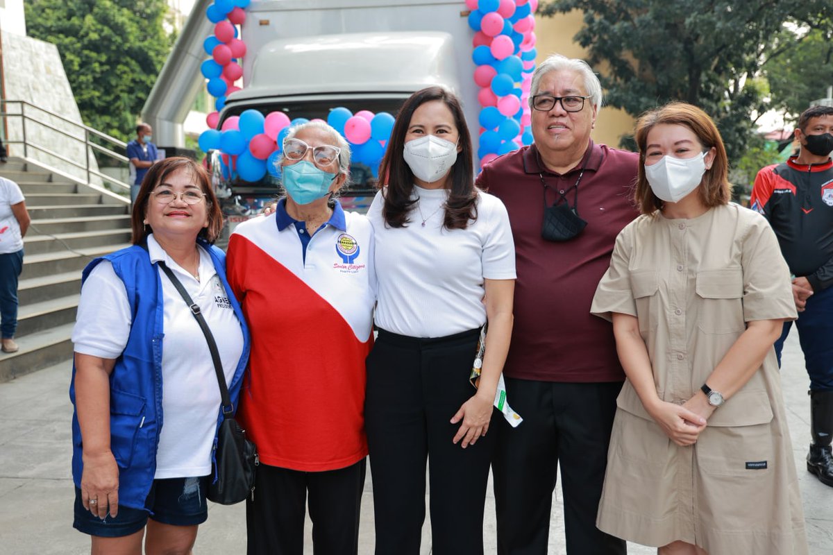 QCMayorJoy's tweet photo. Maraming salamat, Senior Citizens Partylist, para sa inyong pag-imbita kay Mayor Joy Belmonte sa inyong Thanksgiving Party na ginanap kahapon sa Amoranto Sports Complex! https://t.co/OSwjuLvj3C