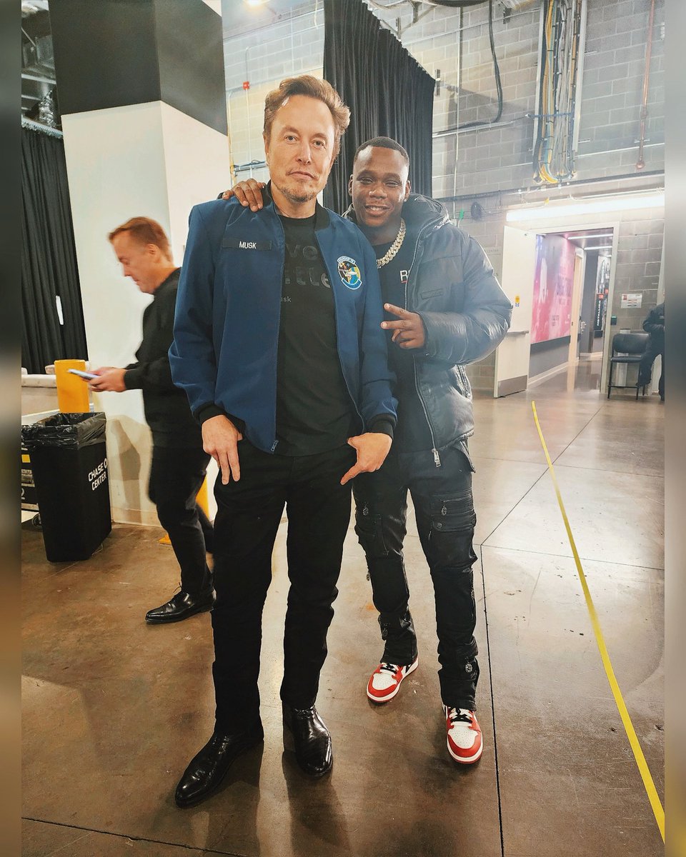 TheRealSymba's tweet image. Guess who’s going to the moon 🌚