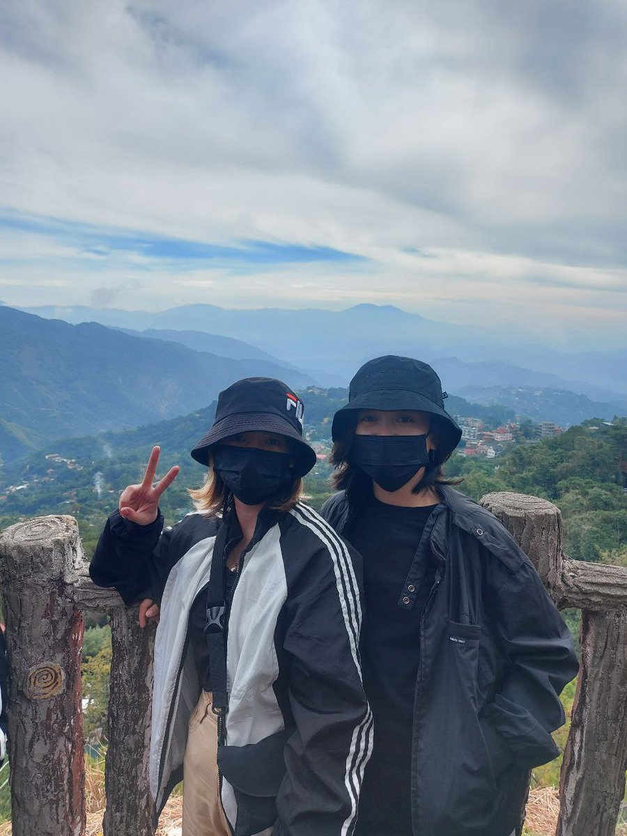 bhemyeon's tweet photo. 🖤🤍 https://t.co/dspSHed7zZ