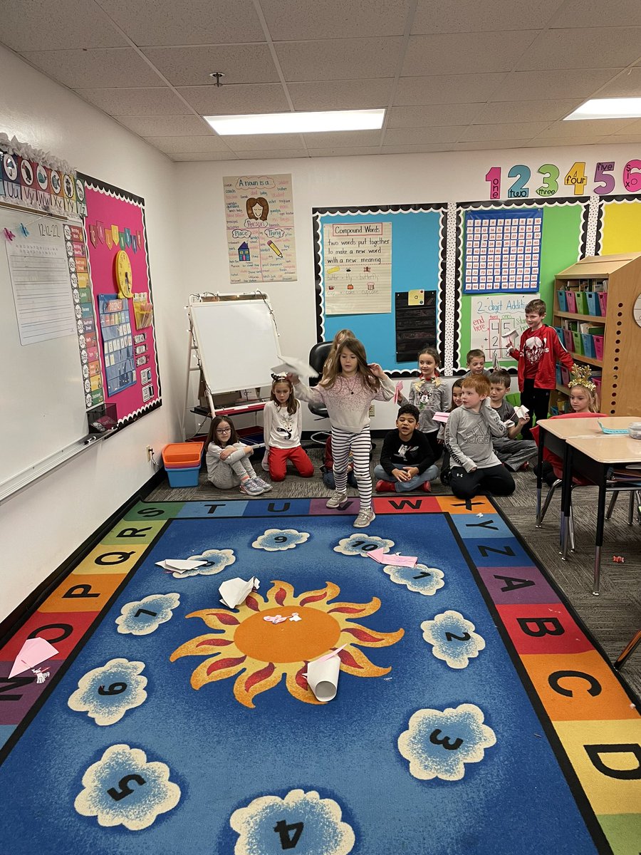Mrs. Mills tweet media