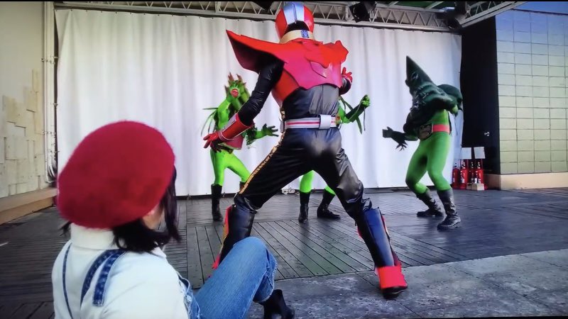 AmuroRare2's tweet photo. Ⓜ️「まてい！
そこまでだ！！」

🌵『なんだー？お前は？』

Ⓜ️ん？怪人達の記憶がない⁉︎
「お姉さんは逃げるんだ！」

👩🏻［は、はい！］

どうなるマジマスター
どうなる宇都宮

続く
#宇都宮 
#ご当地ヒーロー https://t.co/tSnsXROo4u