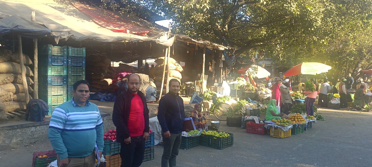 Kailashbhatt120's tweet photo. Pea and Millet Value Chain working group visited Sirmaur Mandi, Chandigarh Local Market and processing units.....
#valuechainstudy
#greenpea
#millet
#enterprises
@SecyRDUK @basava_ias @IFADSouthAsia @MoRD_GoI https://t.co/BesdjtHLQh