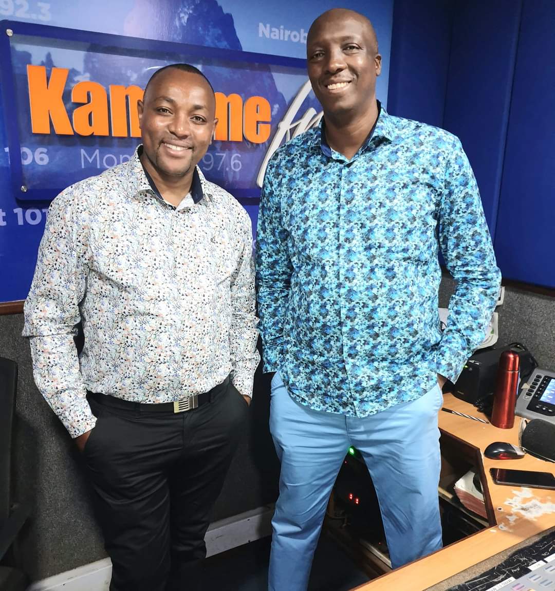 #ArahukaTuesdayEdition na sisi Gatonye Mbugua na Muthee Kiengei Wa Watoria tuko seeeeteeee! Ũratwamukira wĩkũ? SMS 20014