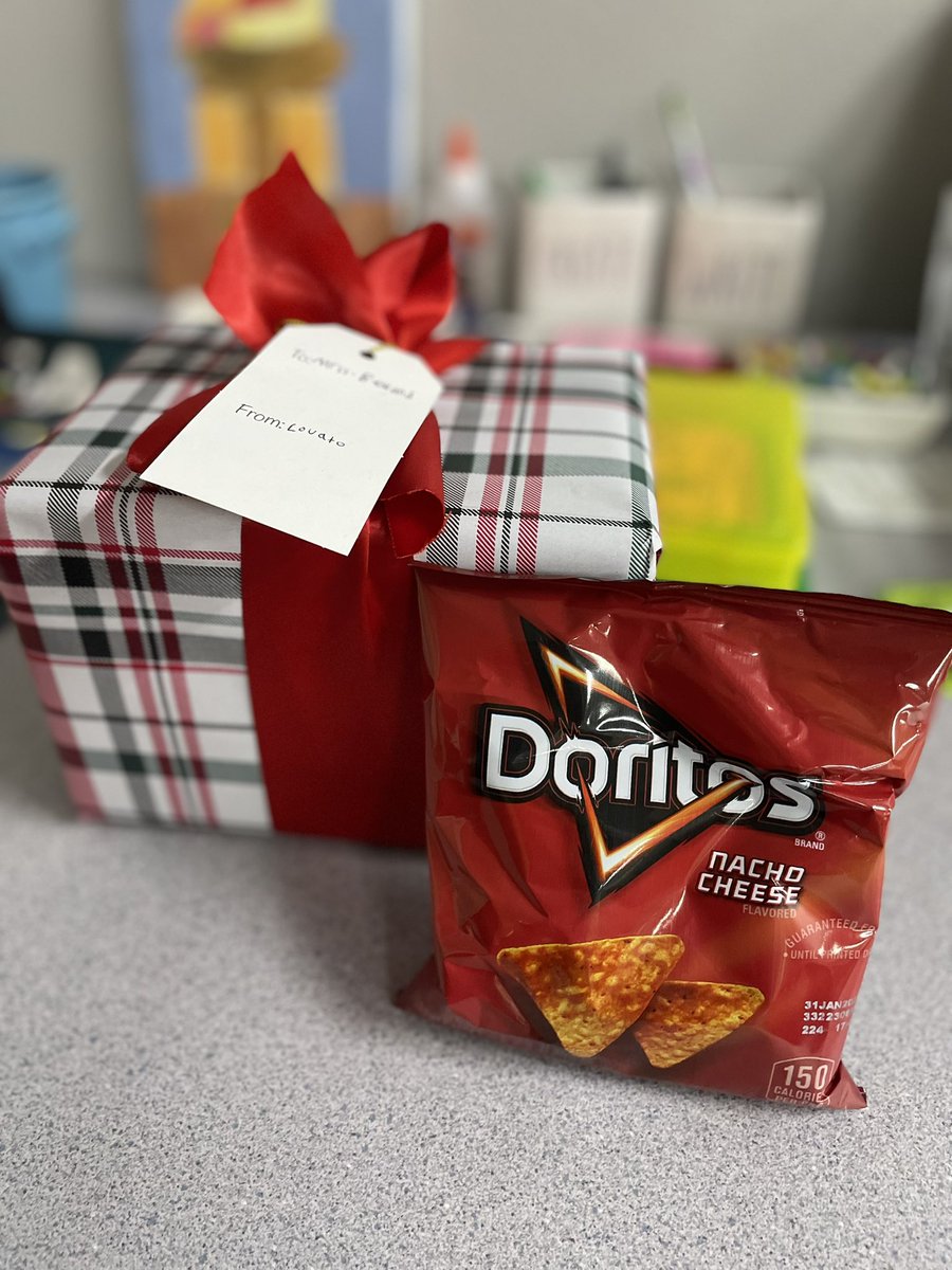 Feeling loved by our amazing admin <a href="/CarolNorthES/">North Elementary School</a> and students too! #sharethejoy #smartcookies #1LISD