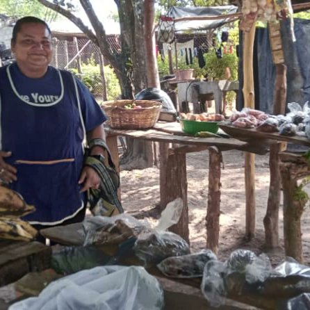 GranadaMefcca's tweet photo. #MEFCCAGranada brinda Acompañamiento a Eveling Muñoz, quien es  protagonista del programa de microcreditos para pequeños negocios en el campo.

Ella se dedica a la comercialización de frutas y verduras en su comunidad.

#pueblopresidente
#puebloalcalde https://t.co/E2YDVrJtxu