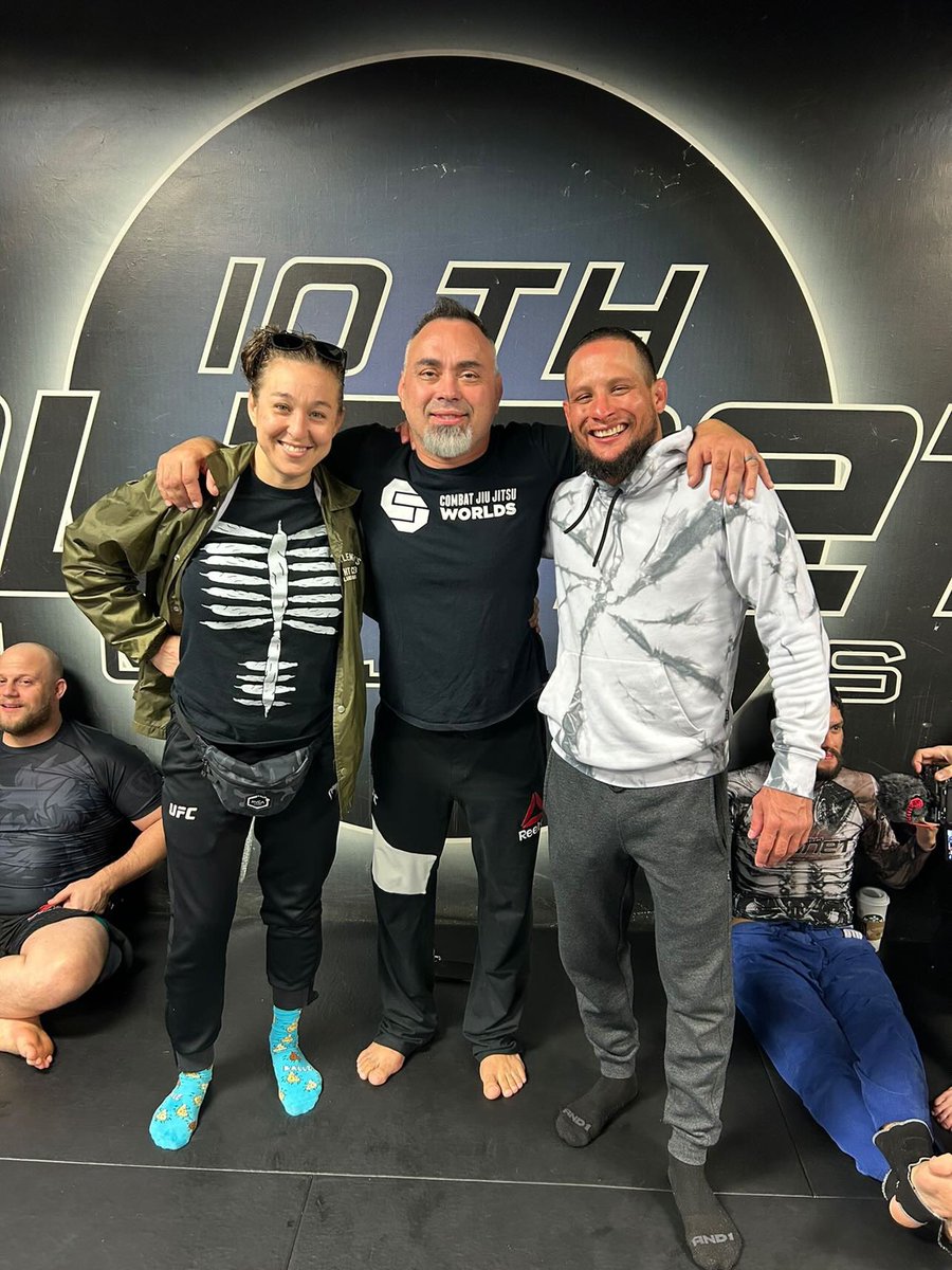 Mercedes2269's tweet image. Christmas party #eddiebravo #10thplanetjiujutsu