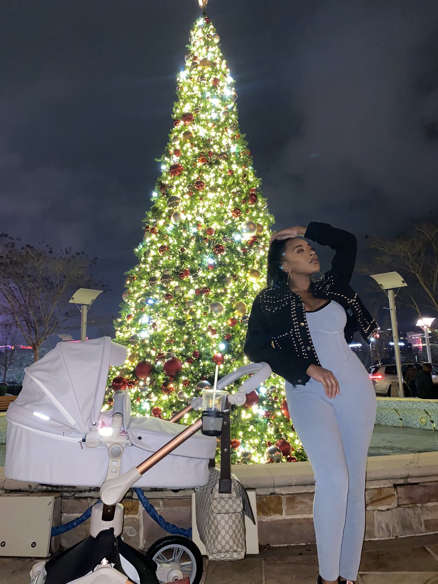 TAYMILAN's tweet photo. Ducked off &amp; had me a mini 💕🤱🏾 https://t.co/SQJzYC0NwD