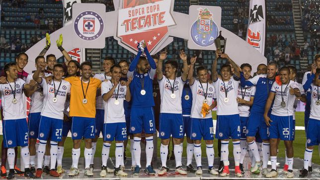 DiamondRuelas's tweet photo. A Cruz azul no le digas que hay una copa molera de por medio, porque te juega como el Brasil de Ronaldo Nazario. https://t.co/Ca5U8srSxz