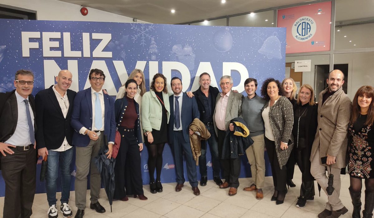 MCarmenPFSanse's tweet photo. Cena de @ppmadrid agradable y divertida con mis compañeros y afiliados de @ppsanse. 💙GRACIAS a todos por la gran velada y gracias a @ppmadrid por la invitación.
#SomosLaAlternativa
#YoConFeijoo
#YoConAyuso
#PPsanse https://t.co/I1VsqBlywu