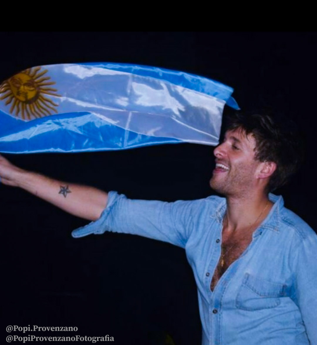 ReadyToRewind's tweet photo. Day 7️⃣8️⃣ of asking @PaoloNutini to bring Last Night in the Bittersweet tour to South America  ♥️ 🙏 It feels like forever since you came to Argentina in 2017. We love you 💕 🥹 #paolonutini #Argentina https://t.co/4EQhEf5y2S