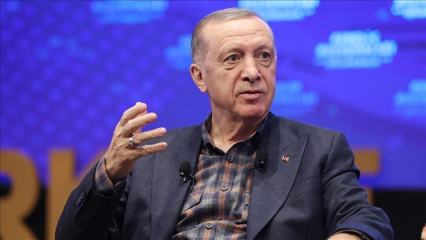 Erdoğan: America sent about five thousand truckloads of weapons to terrorist groups in northern Syria

 (Syrian Kurds' hope is America's rotten rope 🤕)