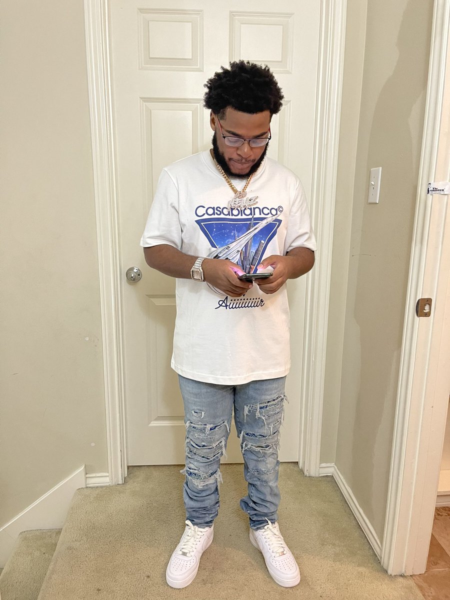 RichManiac8's tweet photo. Stack that paper and stay out the way
How many racks I could fit in the safe 🔋🩸💤
#FreeDaGuys🔓
#RipDaGuys💔 https://t.co/e0K9EqSC1u