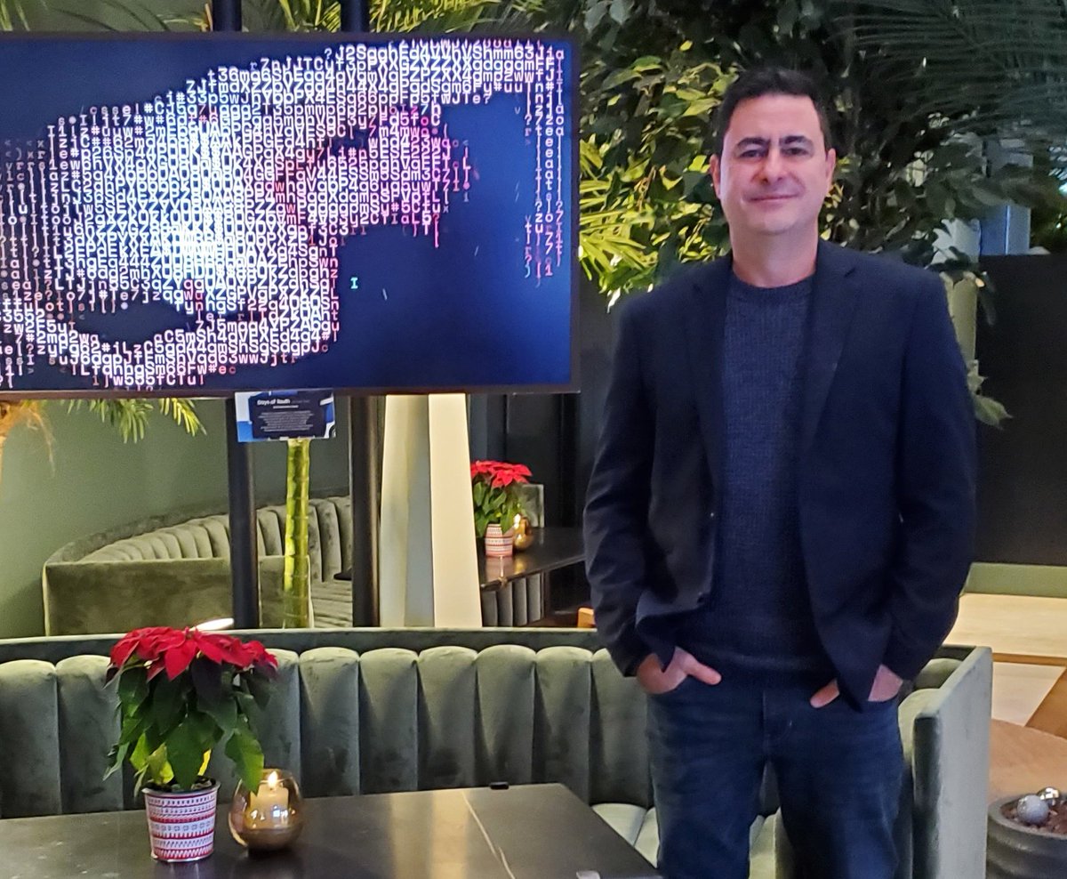 kevinbcasas's tweet photo. Al lado de mi obra en el Only You Hotel en malaga @MariscalOficial @javierarres @juanesteban.art @fernandocarmona.art @samsungespana premio de arte digital samsung #artedigital #erotico #fotografía #ascii #softwareart visita https://t.co/Cwh40jKTl2 https://t.co/PLRcrWJxKp