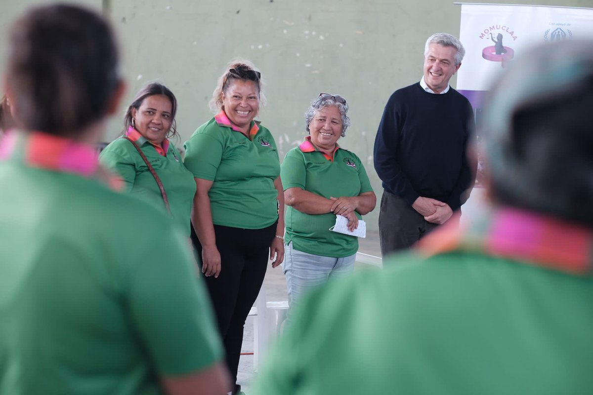 Estoy en Honduras, muy impresionado por la energía y la vitalidad de la sociedad civil. A pesar de los riesgos que enfrentan, son clave en la protección de sus comunidades y merecen nuestro apoyo.

<a href="/JCV_Honduras/">JCV Honduras</a> #MOMUCLAA #CCJLaCentral