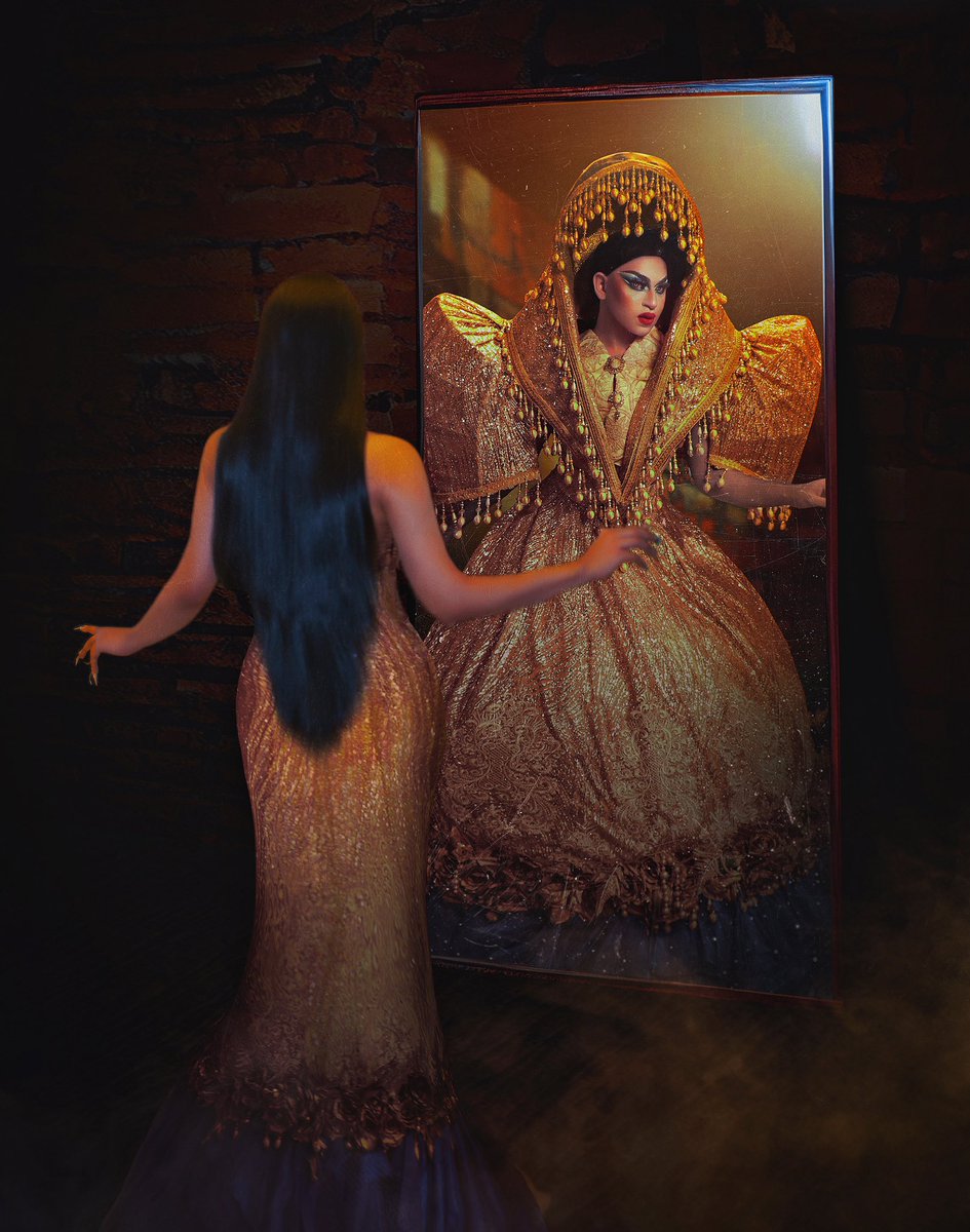 shewarmarise's tweet photo. What i see, isn't always what i feel. 🪞

Designer: @pochoy_29 
Stylist: vheeco
Wig: wigbymargaux
Editing: natu_xantino
Shot by: ichtagram
                Jericocrescini

#dragdenph #teamshewarma #primevideo #AmazonPrimeVideo https://t.co/LHxnGo2ivY