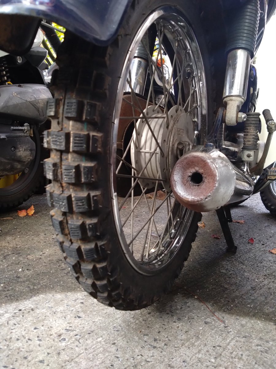 shin_bmw's tweet photo. #ブロックタイヤは正義
🤤

#xtz125e
#irc
#tr8
#dio110
#DUNLOP
#k860
#バーディー80
#DEESTONE
#d982
#林道六級
#なんちゃってオフローダー
#九州プチ林道倶楽部 https://t.co/5Ud4UiYUig