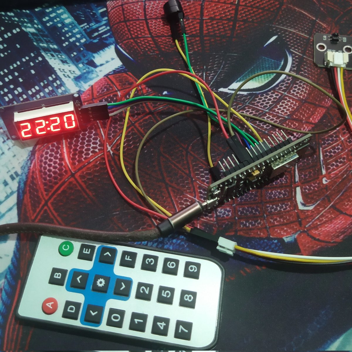 Why do clocks adjust 2 digits at a time instead of 1 digit at a time? @matiaspujado #arduino #code #clock