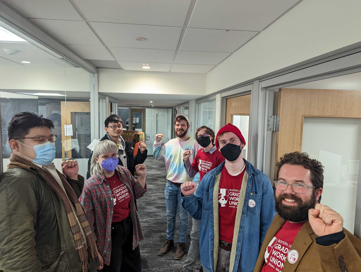 SyracuseGEU's tweet photo. Last week, a few graduate workers from SU went up to Boston to support Boston University graduate workers to GOTV for their union election. BUGWU won in a historic vote last week. Huge congrats and shout out to all the workers at BU who made this happen. When we fight, we win! https://t.co/9C0PaocknN