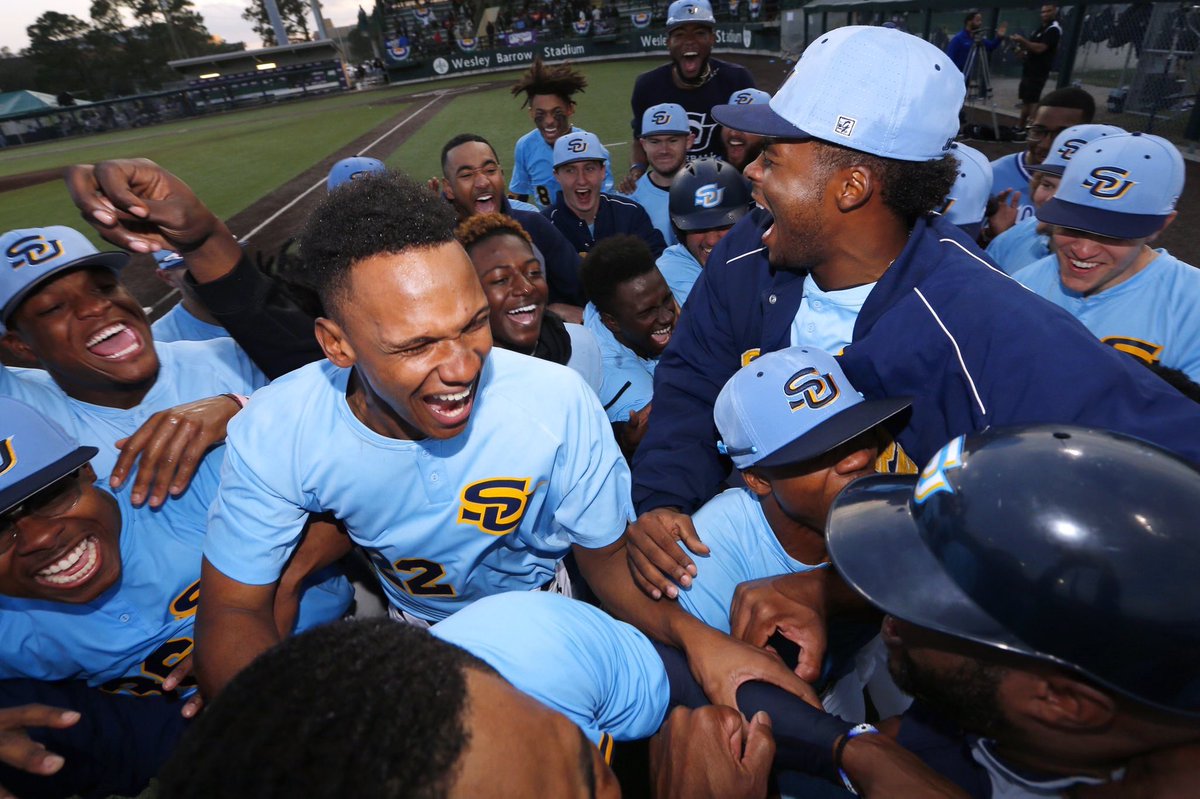 KeShunPatterso2's tweet photo. Beyond blessed to be able to announce that I will be continuing my athletic and academic career at @BsbSouthern. Thank you to my parents and all the coaches who have helped along the way. #GoJags @ABiggs22 @CoachCrenshaw42 https://t.co/nPMKCYb0Ro