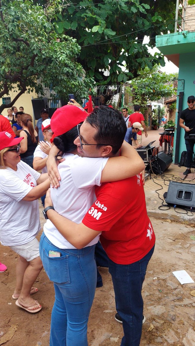 marcecenturion's tweet photo. 😎Así cerramos nuestra campaña con una imponente caravana #Atodamaquina.‼️y con la satisfacción de estar en el lado correcto de la historia 🚩#fuerzaRepublicana
#Lista3M
#MarceloCenturionpresidente #presidenteseccional35 #juventudpresente #Atodamaquina #Lista3M https://t.co/p0cq5LdAos
