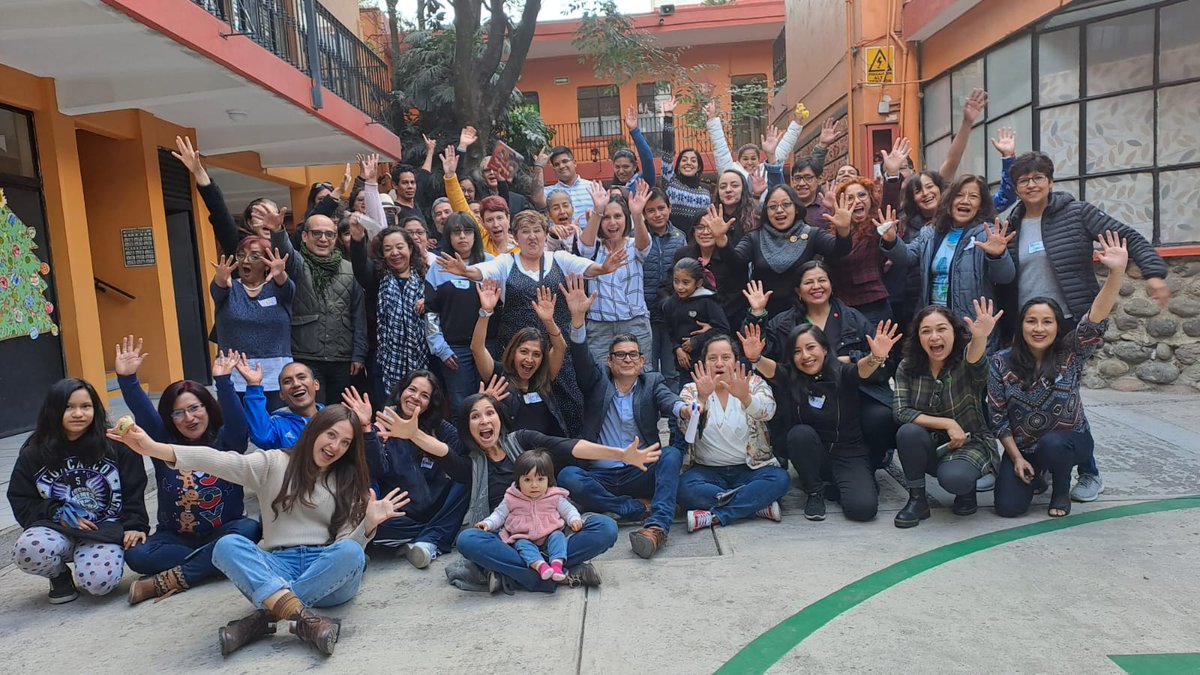 ErnestoPC's tweet photo. Tras poco más de dos años de aventuras en el espacio digital, la tribu de Educación Imaginativa vivió un encuentro que nos permitió confirmar que la magia vivida a través de las pantallas se multiplica cuando tenemos la fortuna de experimentar la presencia tangible. https://t.co/6Q4Ai2rfhQ