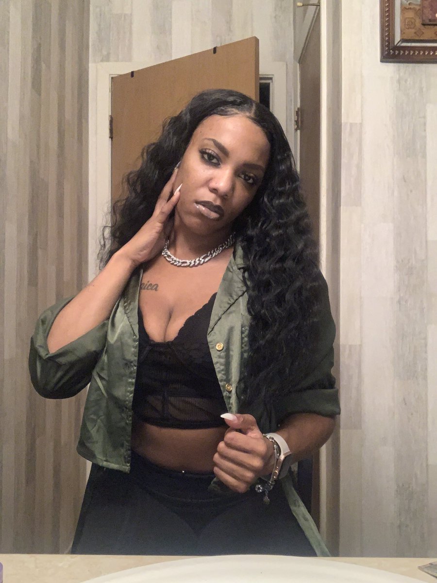 DatDamnMeMe90's tweet photo. Pretty &amp; Petite💕 I just sent my man 5 attachments 😜 https://t.co/Us6WySKCmN